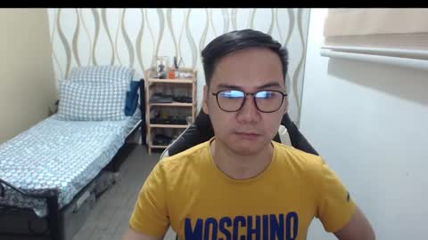 Snapshot of blueranger27 chatting on 03-05-26, 02:18 Andy Tan online show from 03-05-26, 02:18