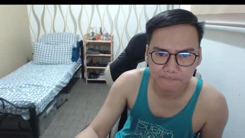 Snapshot of blueranger27 chatting on 03-08-26, 10:57 Andy Tan online show from 03-08-26, 10:57