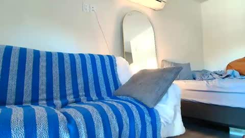 blue online show from 06-21-26, 05:15