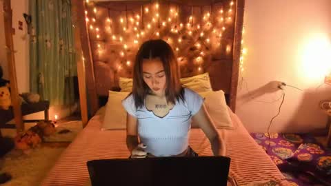 Snapshot of blumasweet chatting on 03-04-25, 09:18 Bluma Sweet online show from 03-04-25, 09:18