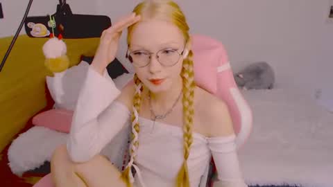 Snapshot of blush_alert chatting on 07-05-26, 08:32 Diana online show from 07-05-26, 08:32