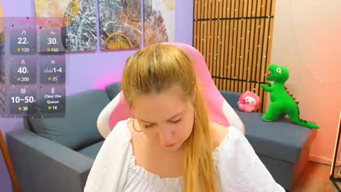Snapshot of blush_ellie chatting on 02-12-25, 03:49 Ellie3 online show from 02-12-25, 03:49