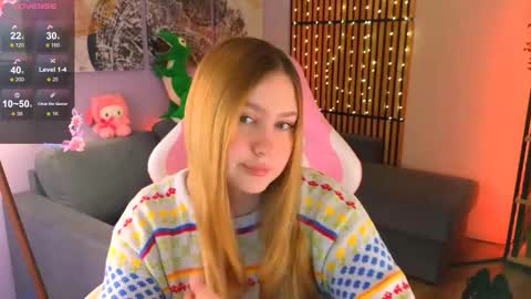Snapshot of blush_ellie chatting on 03-05-25, 12:00 Ellie3 online show from 03-05-25, 12:00