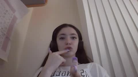 Snapshot of blushed_vita chatting on 11-08-25, 07:34 blushed_vita online show from 11-08-25, 07:34