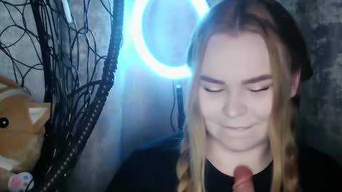 blushing_star online show from 04-11-26, 06:29