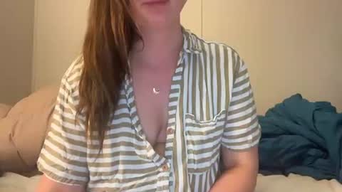 Snapshot of blushpetalbaby chatting on 06-03-26, 12:35 blushpetalbaby online show from 06-03-26, 12:35