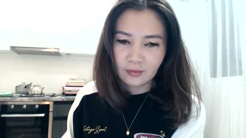 Liya online show from 01-13-25, 04:19