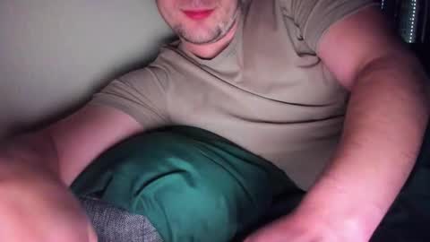 Snapshot of bmw_xxx chatting on 11-30-25, 10:36 bmw_xxx online show from 11-30-25, 10:36