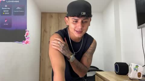 Bob  INDEPENDENT MODEL online show from 04-11-26, 12:04