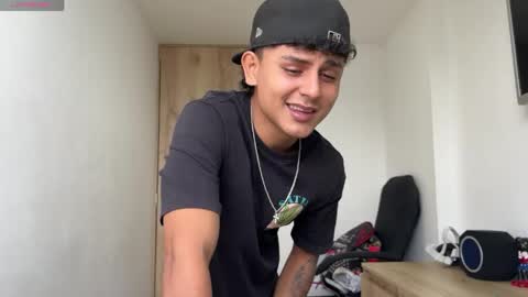 Bob  INDEPENDENT MODEL online show from 04-15-26, 05:09