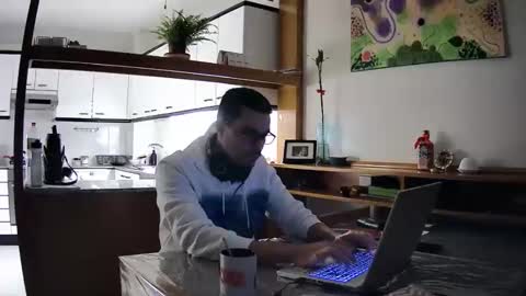 Snapshot of bobber_30 chatting on 11-15-25, 03:52 Bobber online show from 11-15-25, 03:52