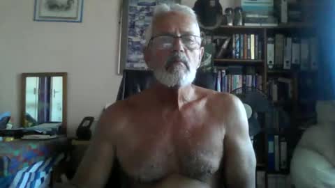 Snapshot of bobbgud chatting on 05-24-26, 01:49 Bobbgud online show from 05-24-26, 01:49