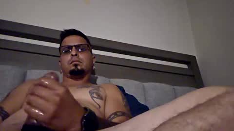 Snapshot of bobbyhill0798 chatting on 09-24-25, 07:01 bobbyhill0798 online show from 09-24-25, 07:01