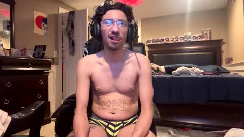 Snapshot of bodyyattiyatti chatting on 02-14-25, 05:19 Sailorartemis online show from 02-14-25, 05:19