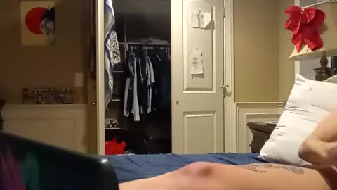 Snapshot of bodyyattiyatti chatting on 02-27-25, 09:11 Sailorartemis online show from 02-27-25, 09:11