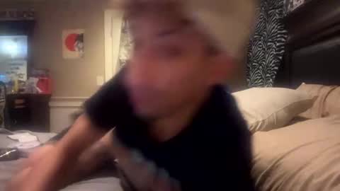 Snapshot of bodyyattiyatti chatting on 10-01-25, 09:37 Sailorartemis online show from 10-01-25, 09:37