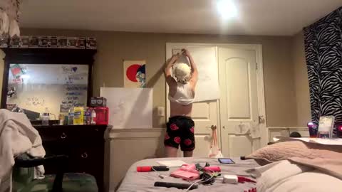 Snapshot of bodyyattiyatti chatting on 10-04-25, 08:51 Sailorartemis online show from 10-04-25, 08:51