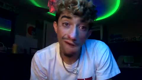 Snapshot of bodyyattiyatti chatting on 10-16-25, 08:48 Sailorartemis online show from 10-16-25, 08:48