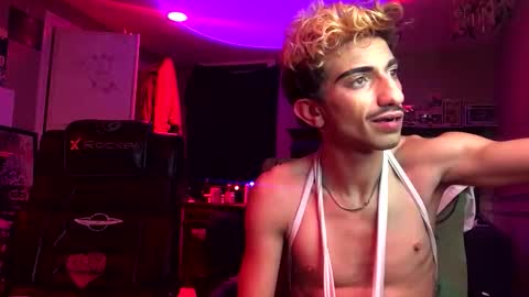 Snapshot of bodyyattiyatti chatting on 11-27-25, 05:31 Sailorartemis online show from 11-27-25, 05:31