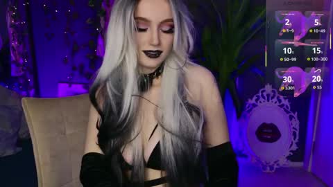 Snapshot of bogemabella chatting on 05-12-26, 10:51 Your Mistress Bella online show from 05-12-26, 10:51
