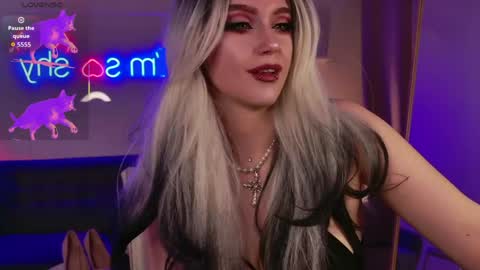 Snapshot of bogemabella chatting on 05-19-26, 10:16 Your Mistress Bella online show from 05-19-26, 10:16