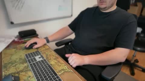Snapshot of bokusa_ger_dev chatting on 05-18-26, 07:47 Your Slave online show from 05-18-26, 07:47