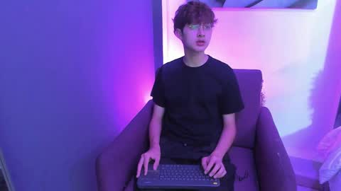 Boleyn online show from 02-09-25, 01:03