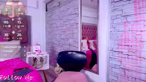 Snapshot of bonn_glow chatting on 01-19-26, 03:43 i AM Bonnie online show from 01-19-26, 03:43