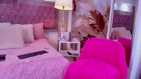Snapshot of bonn_glow chatting on 03-17-26, 03:33 i AM Bonnie online show from 03-17-26, 03:33