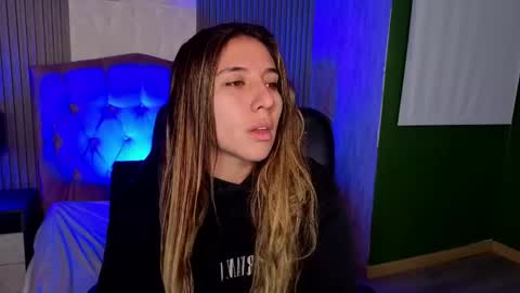 Snapshot of bonnali_lune chatting on 05-21-26, 05:03 bonnali_lune online show from 05-21-26, 05:03