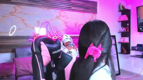 Snapshot of bonnie_bu chatting on 06-30-26, 02:12 becky online show from 06-30-26, 02:12