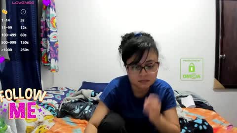 bonnie lam  hello welcome to my room I hope you have fun and you can reach your maximum pleasure here with me online show from 05-12-26, 05:04