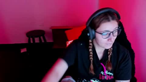 Bonnie Help me reach 500 likes online show from 04-13-26, 06:46