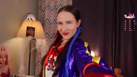 Emma online show from 10-31-25, 01:17