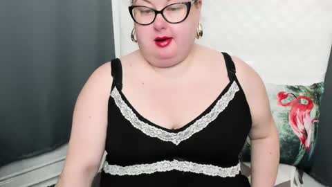 Bonnie online show from 12-19-24, 06:23