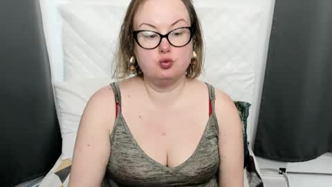 Bonnie online show from 03-31-26, 07:42