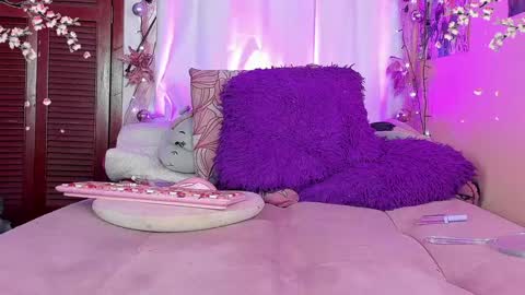 Bonnie Yoshida online show from 12-20-24, 02:49