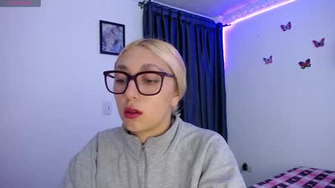 Soffy Brooks Independent model online show from 04-28-26, 04:17