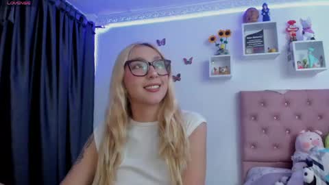 Soffy Brooks Independent model online show from 05-28-26, 04:10
