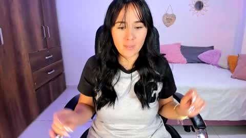 sofia  online show from 12-19-25, 05:53