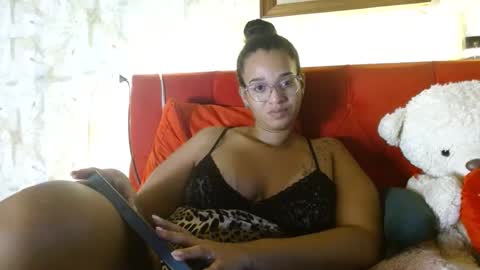 Queen Bon Vivantt online show from 01-08-25, 04:02