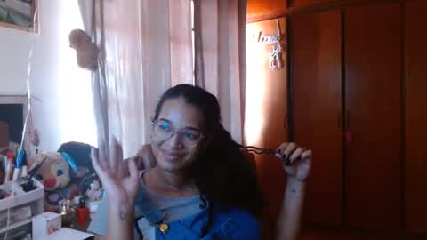 Queen Bon Vivantt online show from 01-24-25, 04:39