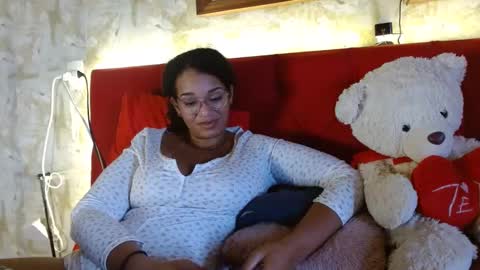 Queen Bon Vivantt online show from 02-12-25, 01:59