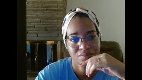 Queen Bon Vivantt online show from 10-09-25, 01:31