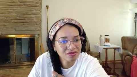 Queen Bon Vivantt online show from 10-17-25, 05:04