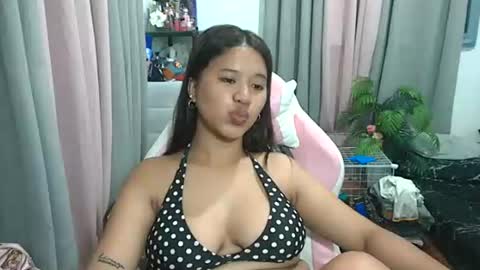 Snapshot of boobsypinay_zhein chatting on 05-28-26, 02:14 boobsypinay_zhein online show from 05-28-26, 02:14