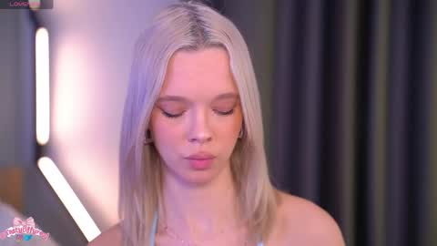 Snapshot of boobybliss chatting on 04-24-26, 07:11 Alina online show from 04-24-26, 07:11