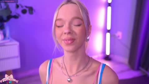 Snapshot of boobybliss chatting on 04-25-26, 07:44 Alina online show from 04-25-26, 07:44