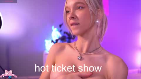 Snapshot of boobybliss chatting on 04-25-26, 01:41 Alina online show from 04-25-26, 01:41
