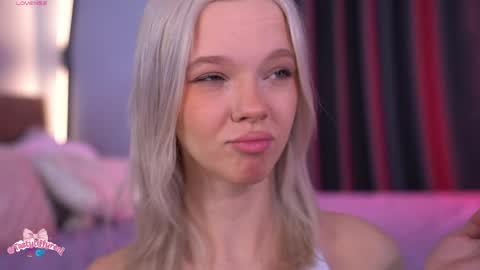 Snapshot of boobybliss chatting on 05-02-26, 07:35 Alina online show from 05-02-26, 07:35